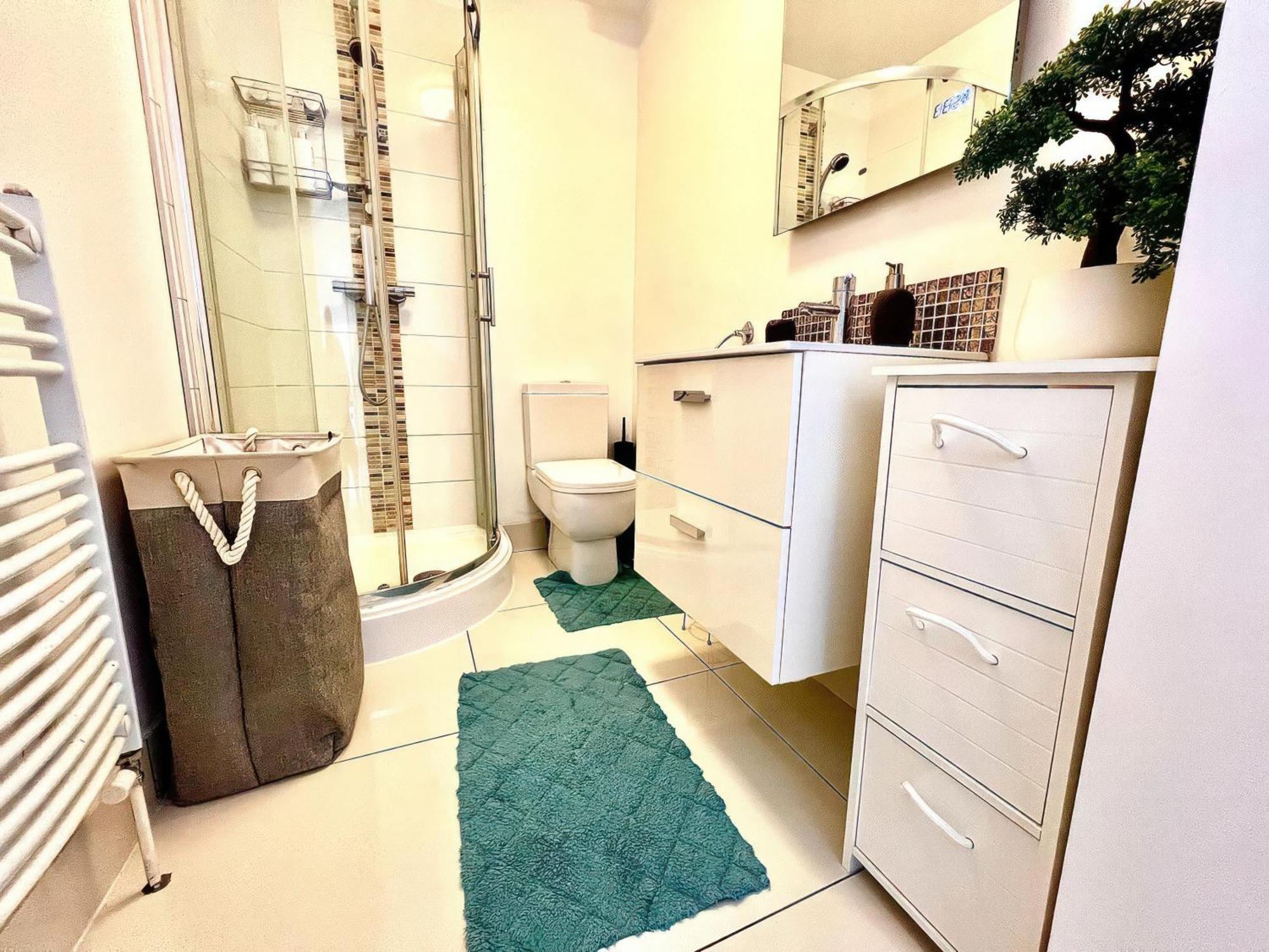 Lovely 2 Bed 2 Bath Flat With Free Parking Poole Ngoại thất bức ảnh